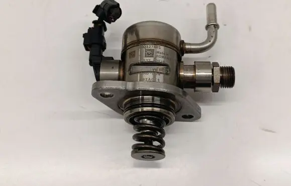 Audi A6 S6 C8 4K Fuel injection high pressure pump 06Q127025R