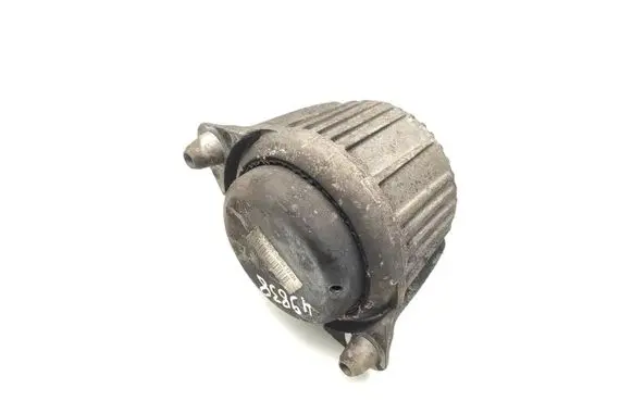 Mercedes-Benz C W204 Engine mount bracket A2042400417