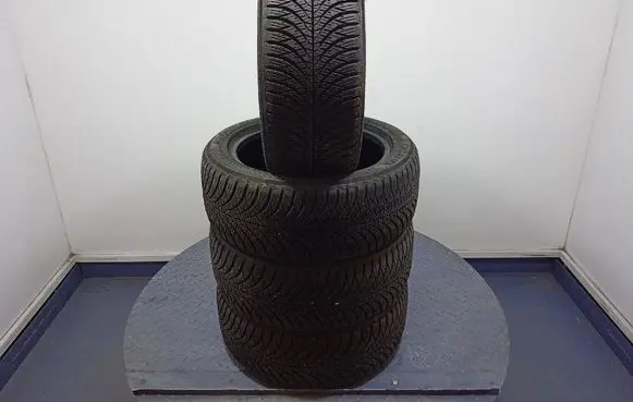 Peugeot 607 R17 C winter tire 4968814959128