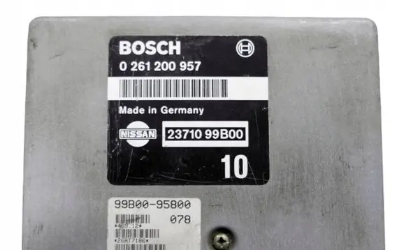 Nissan Micra C+C Engine control unit/module 0261200957