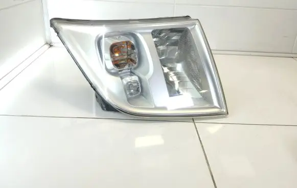 Ford Transit Headlight/headlamp 10100748