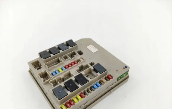 Renault Clio III Fuse module 902663A