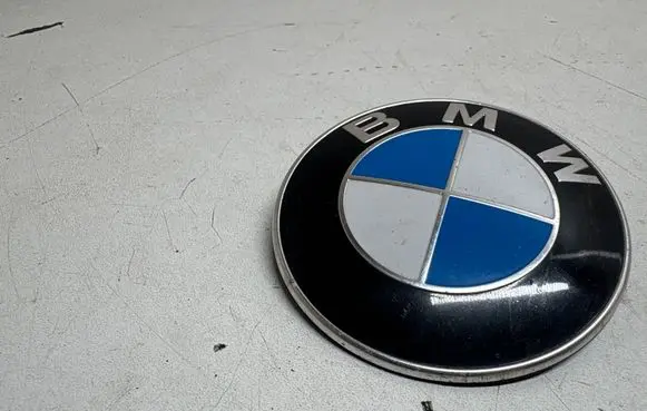 BMW 5 F10 F11 Manufacturer badge logo/emblem 813237504
