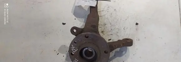 Nissan Note (E11) Front wheel hub