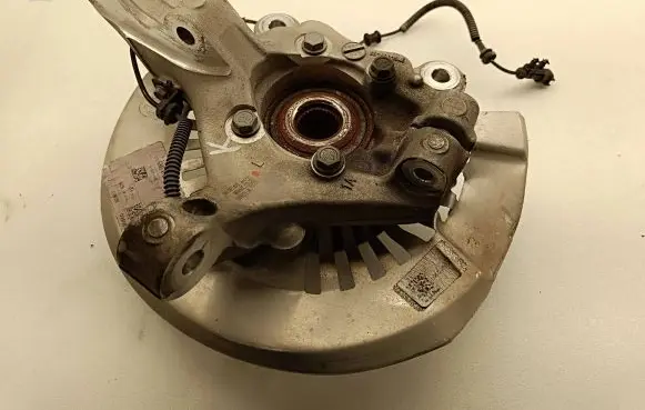 Chrysler Pacifica Front wheel hub 68189019AE