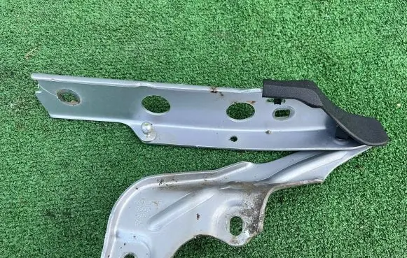 Audi A7 S7 4G Tailgate/trunk/boot hinge 4G8823302E