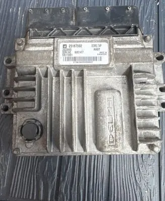 Opel Antara Engine control unit/module 25187592