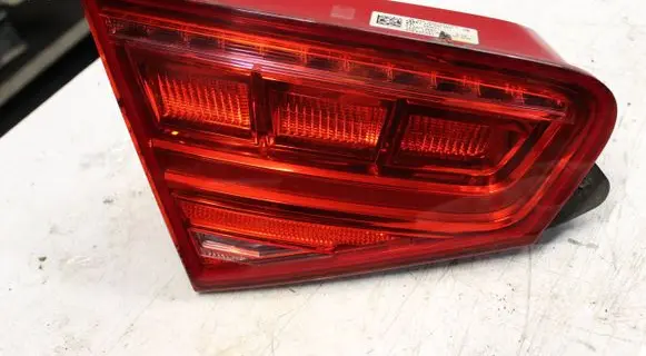 Audi A8 S8 D4 4H Tailgate rear/tail lights 4H0945093
