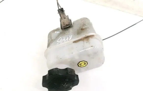 Brake fluid reservoir