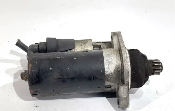 Volkswagen Golf VI Starter motor 0001123038