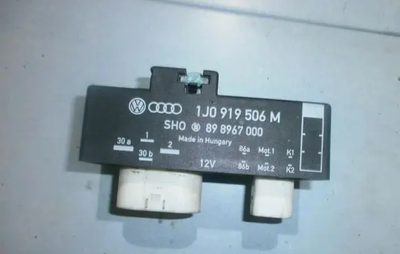 Audi A3 S3 8L Coolant fan relay 1J0919506M