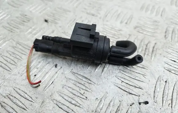Mercedes-Benz SLK R170 Vacuum valve 0025401497