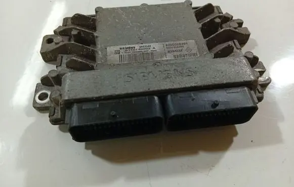 Renault Thalia I Engine control unit/module S110140002A