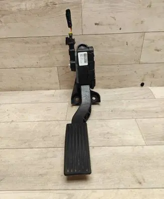 Hyundai i20 (PB PBT) Accelerator throttle pedal 327261J500