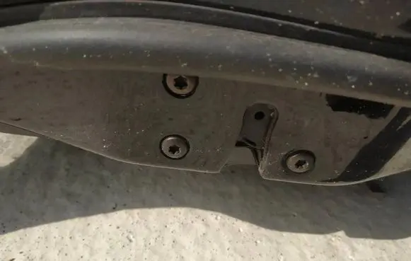 KIA Rio Front door lock