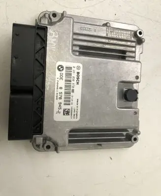 BMW 1 F20 F21 Engine control unit/module 0281030870 8578945