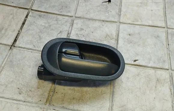 Mitsubishi Colt Rear door interior handle