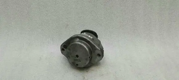 BMW 6 E63 E64 Engine mount bracket 6762608