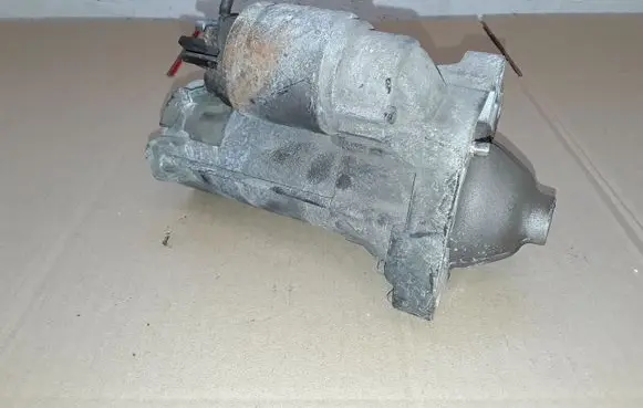 Dacia Dokker Starter motor 233003329R 25A60984JN TS12E9