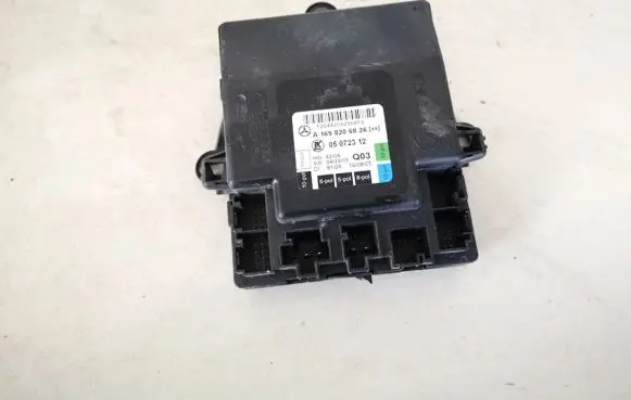 Mercedes-Benz B W245 Door control unit/module a1698206826 05072312