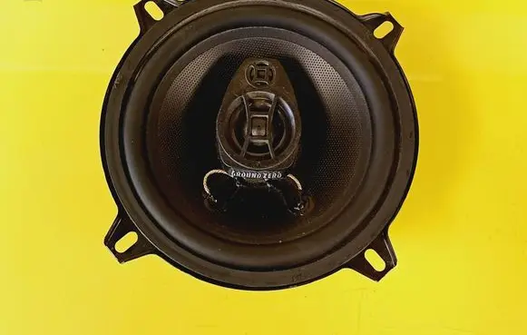 Audi A3 S3 8L Front door speaker