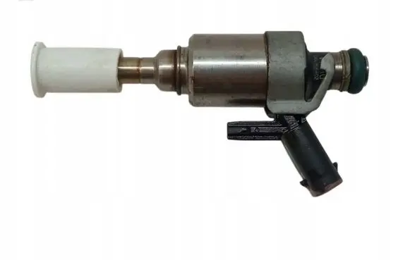 Skoda Superb B8 (3V) Fuel injector 06L906A02