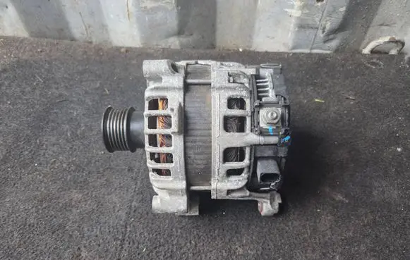 BMW 5 G30 G31 Generator/alternator 8571357