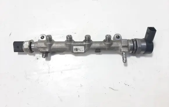 Volkswagen Golf VII Fuel main line pipe 04L089B 057130764AB