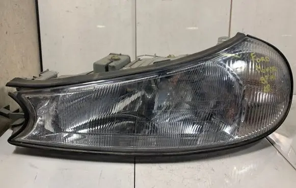 Ford Mondeo Mk III Headlight/headlamp 084311129L