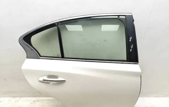 Infiniti Q50 Rear door