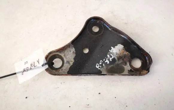 Subaru Outback Engine mounting bracket