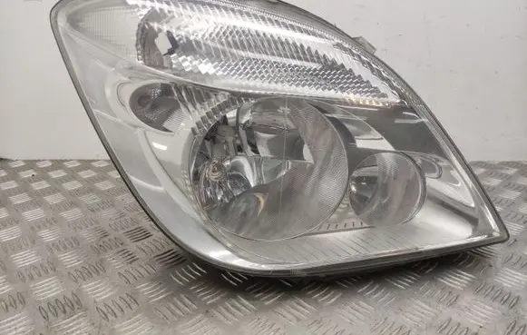 Mercedes-Benz Sprinter W906 Headlight/headlamp A9068200261