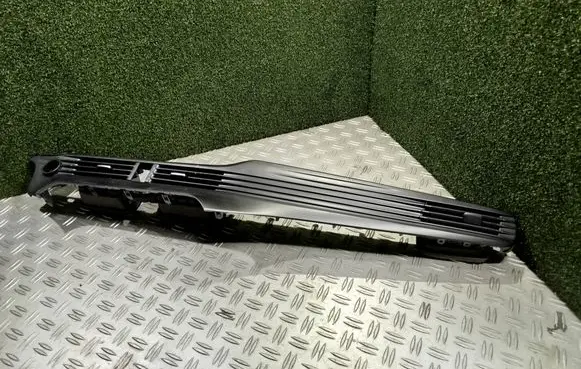 Hyundai Bayon Dash center air vent grill 84795Q0100 EK2881 614680