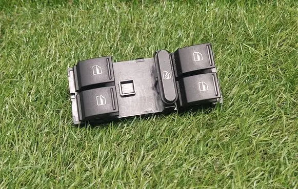 Skoda Octavia Mk2 (1Z) Electric window control switch 1Z0959858B