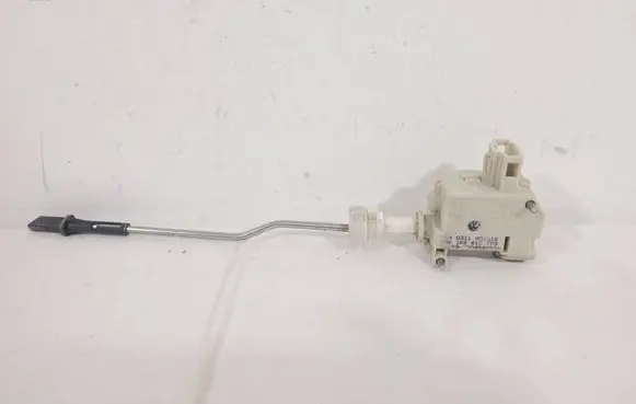 Volkswagen Golf V Central locking motor 1K6810773 0311N01016