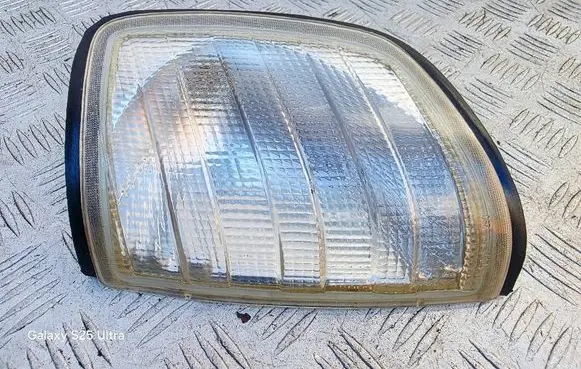 Mercedes-Benz E W124 Front indicator light 183290B 183290