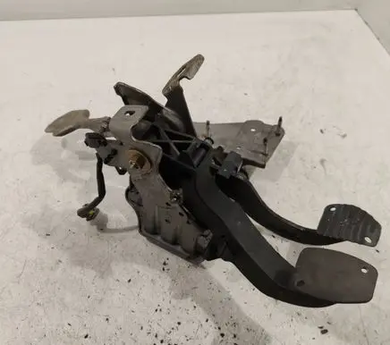 Peugeot 307 Pedal assembly 9653940880