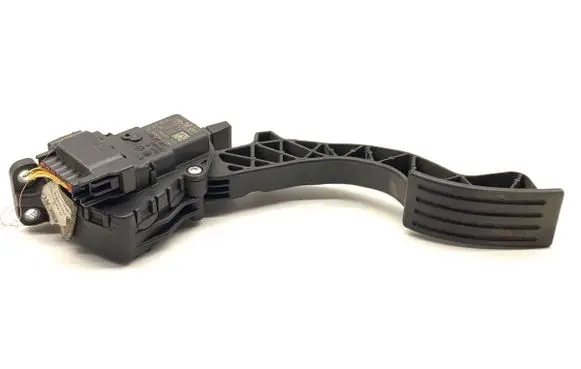 Ford Focus Accelerator throttle pedal 4M519F836AJ
