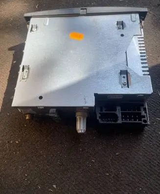 Renault Modus Radio/CD/DVD/GPS head unit 8200607915 Q324SECURY 8200607915T
