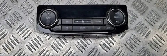 Mitsubishi Outlander Climate control unit
