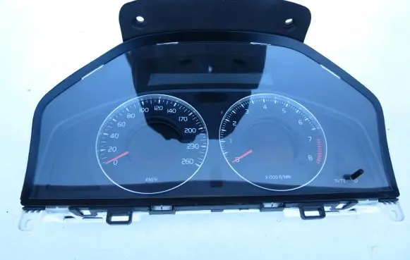 Volvo V70 Speedometer (instrument cluster) 30786622