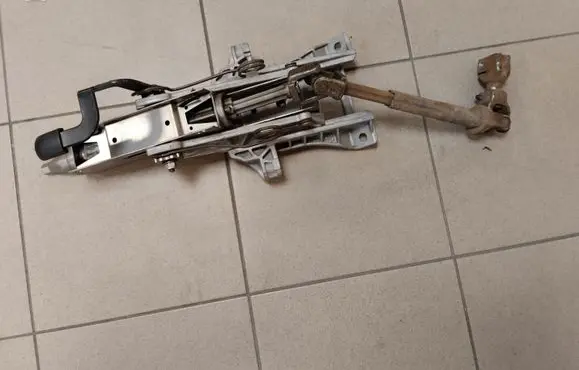 Ford Focus C-MAX Steering wheel axle set 4M513C529AA