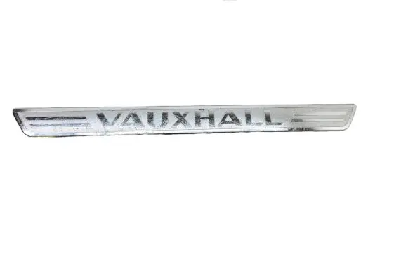 Opel Astra J Rear sill trim cover 498186255