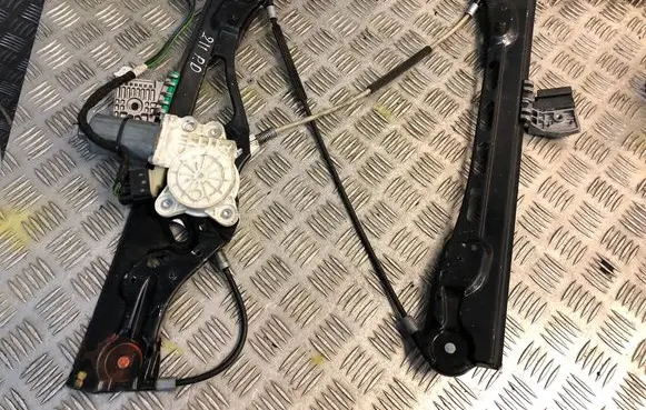 Mercedes-Benz E W211 Front door window regulator with motor 2117200246