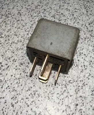BMW 5 E34 Other relay 1391397
