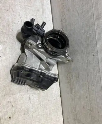 Ford Focus Throttle body valve jN1Q9M425AD