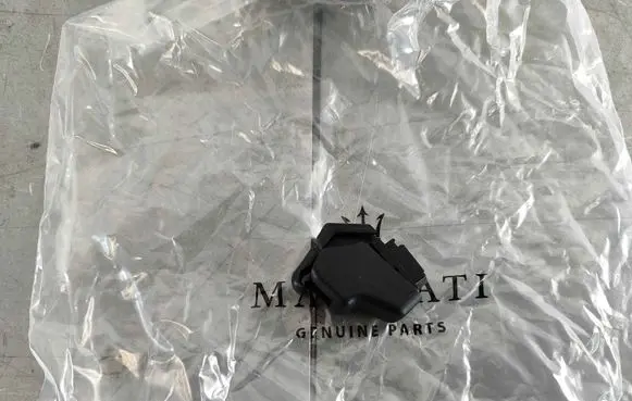 Maserati Levante Sun visor clip/hook/bracket 670047393
