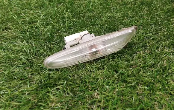 BMW 3 E92 E93 Front fender indicator light 7253325 6313725332502 6939816