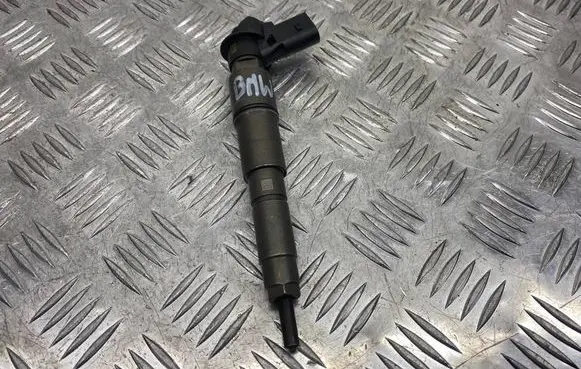 BMW 7 E65 E66 Fuel injector 7792097