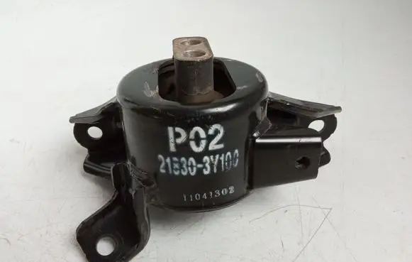 Hyundai Elantra Engine mount bracket 218103Y000 11041302